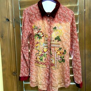 Gorgeous Aratta Silent Journey top. Size M